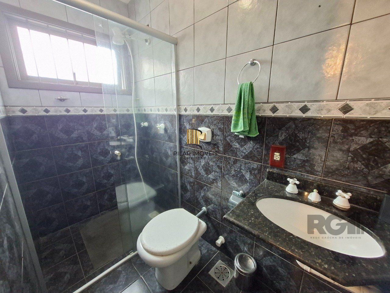 Casa com 537,00 m² com 04 dormitórios no Bairro Tristeza