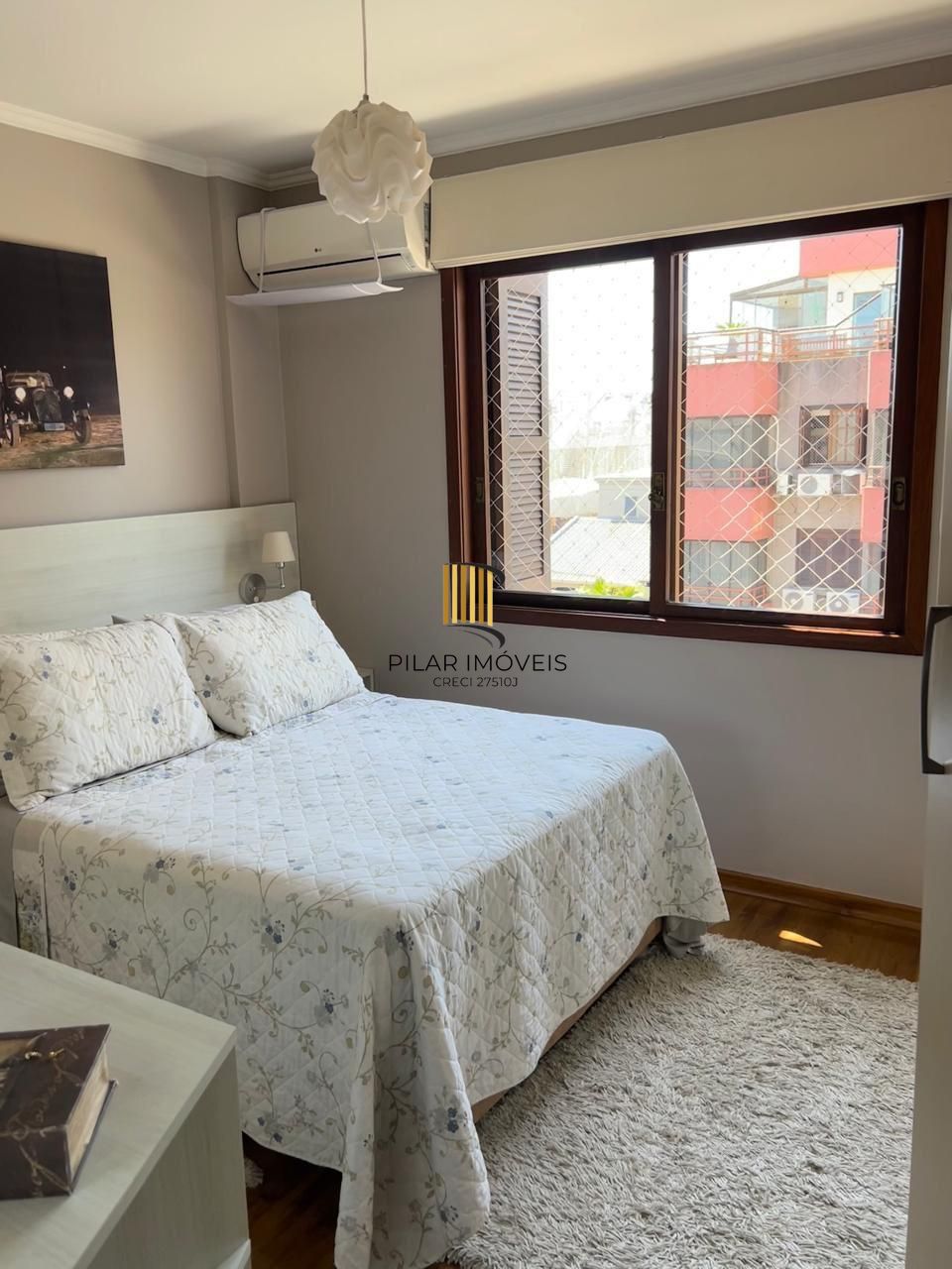 Apartamento à venda no bairro Jardim botânico com 2 dormitórios e Vaga coberta.