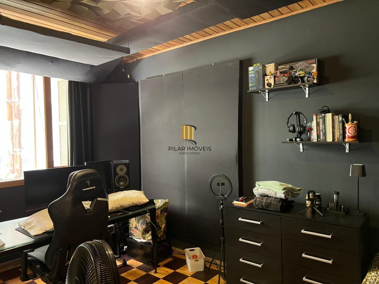 Apartamento com 03 quartos e 02 banheiros no Centro Histórico de Porto Alegre.