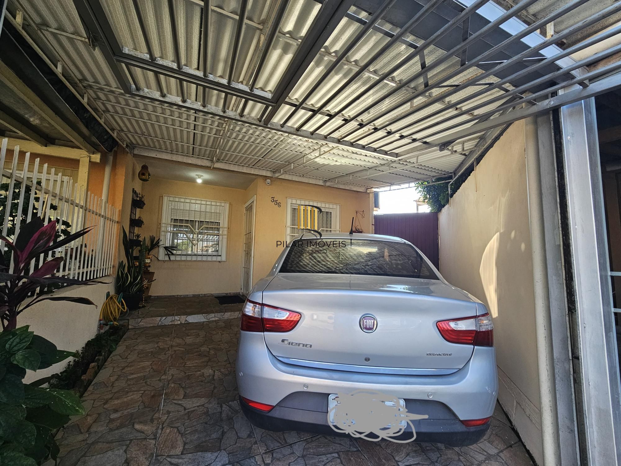 Oportunidade Única! Casa Residencial com 2 Quartos, 2 Banheiros e 2 Vagas de Garagem em Cachoeirinha, Rio Grande do Sul**