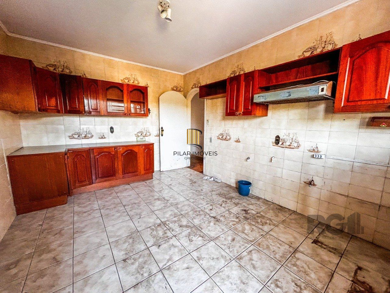 Casa de 3 dormitórios, 1 suíte, garagem fechada, churrasqueira, no bairro Cavalhada Porto Alegre/RS
