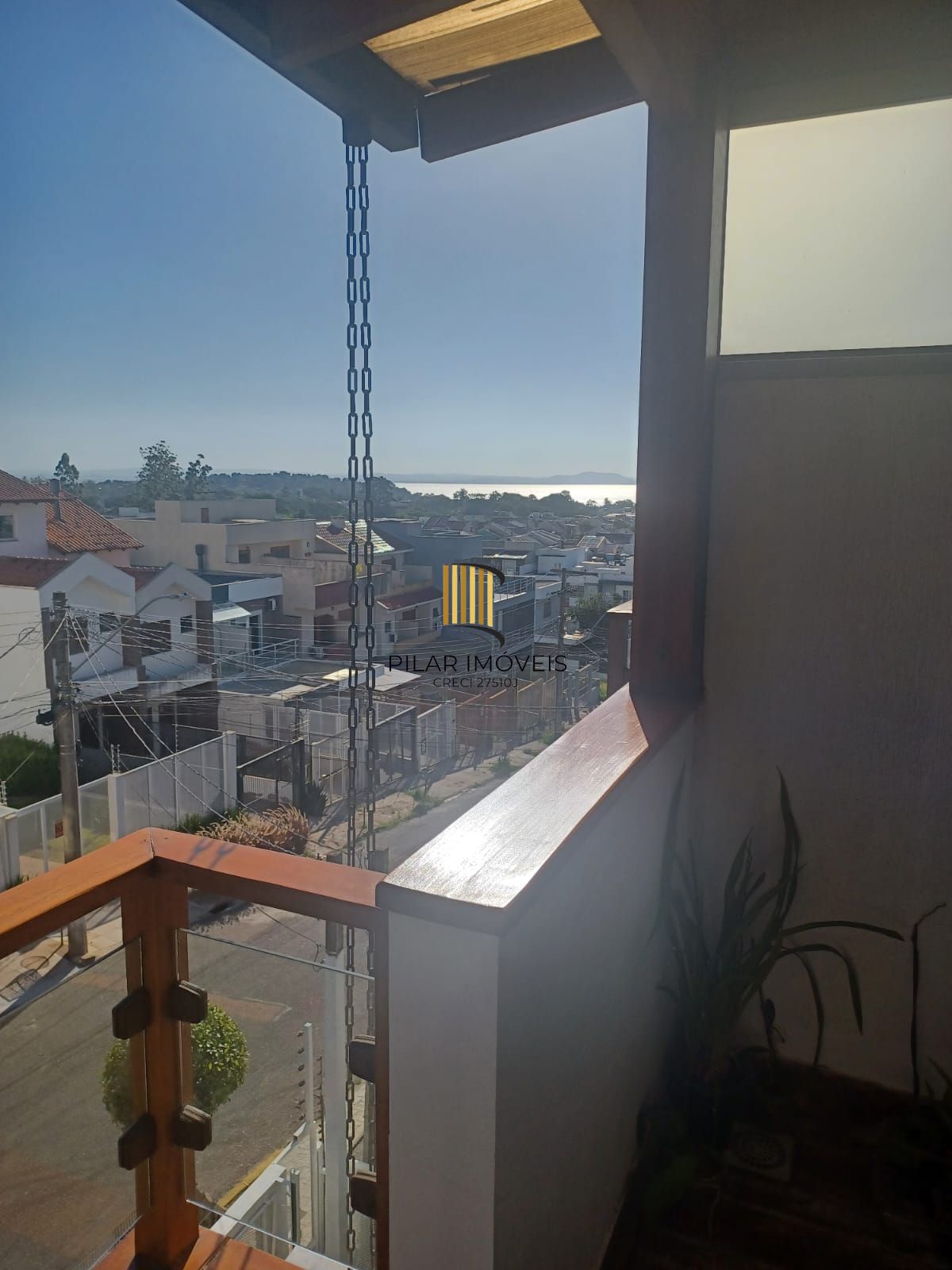 Casa 3 dormitórios no bairro Guarujá