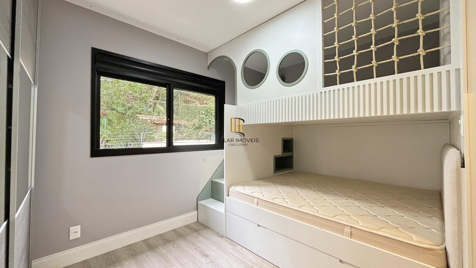 LINDO APARTAMENTO 3 DORMITÓRIOS NO MENINO DEUS