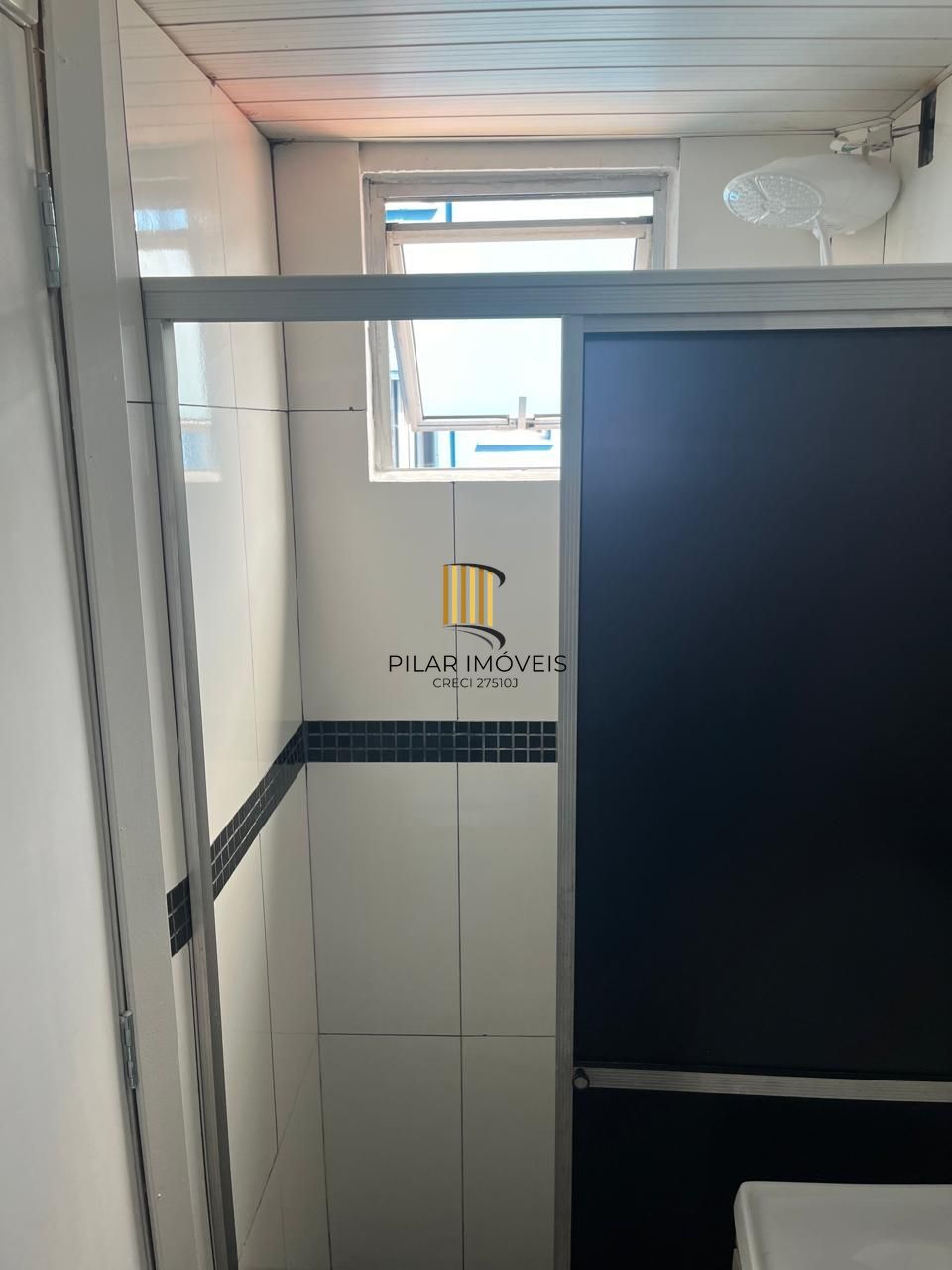 Apartamento com 02 quartos e 01 vaga no Bairro Rubem Berta