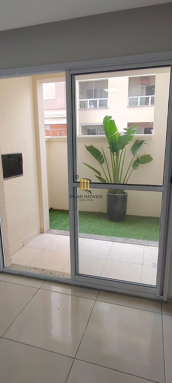 Apartamento com 02 quartos e 01 vaga escriturada no Bairro Costa e Silva