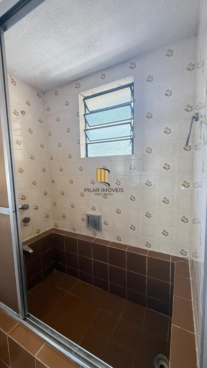 CASA 3 DORMITÓRIOS 4 BANHEIROS 4 VAGAS 1 SUÍTE, PÁTIO NO BAIRRO MEDIANEIRA PORTO ALEGRE/RS