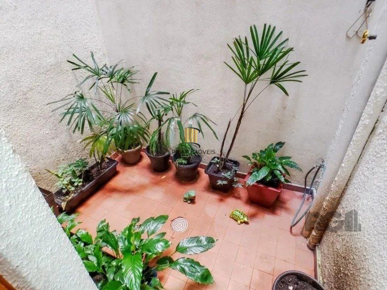 Apartamento Térreo com 02 dormitórios Na cidade Baixa em Porto Alegre/RS