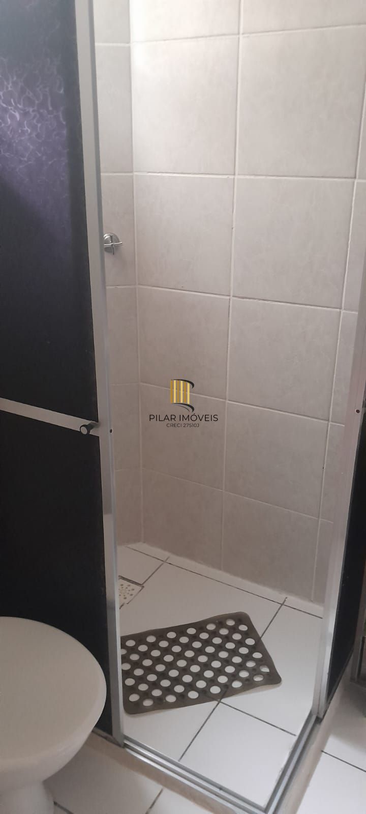 Apartamento com 02 Quartos e 01 vaga no Bairro Campo Novo