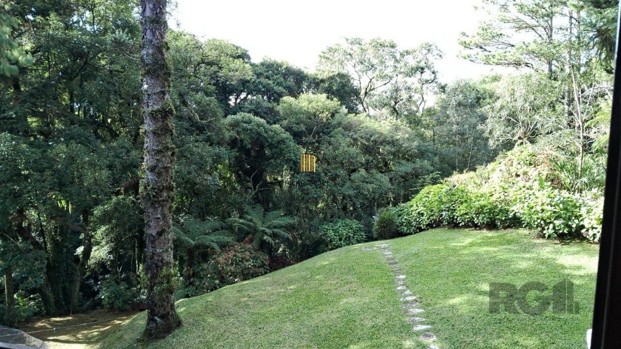 LOFT EM GRAMADO - EM FRENTE AO LAGO NEGRO