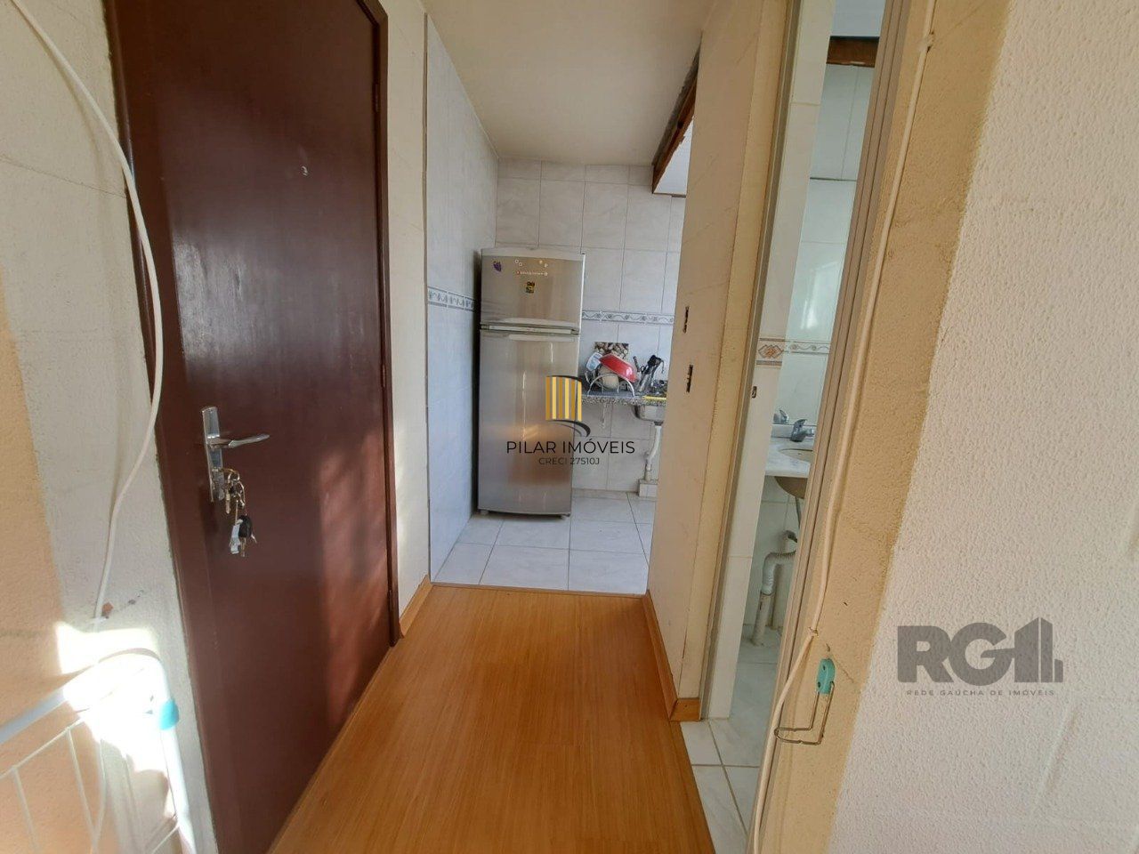 Apartamento semimobiliado de 2 dormitórios no bairro Vila Nova