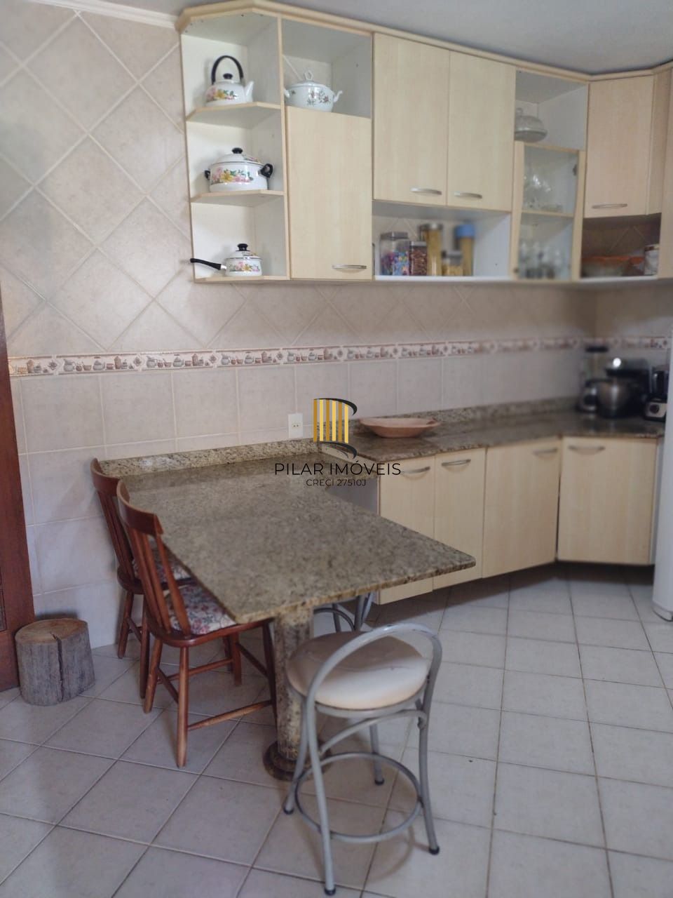 Casa para Venda - 693.6m², 5 dormitórios, sendo 3 suites, 4 vagas - Hípica