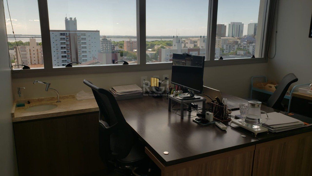 Sala comercial com vista para o Guaíba no Getúlio Vargas Prime Office.
