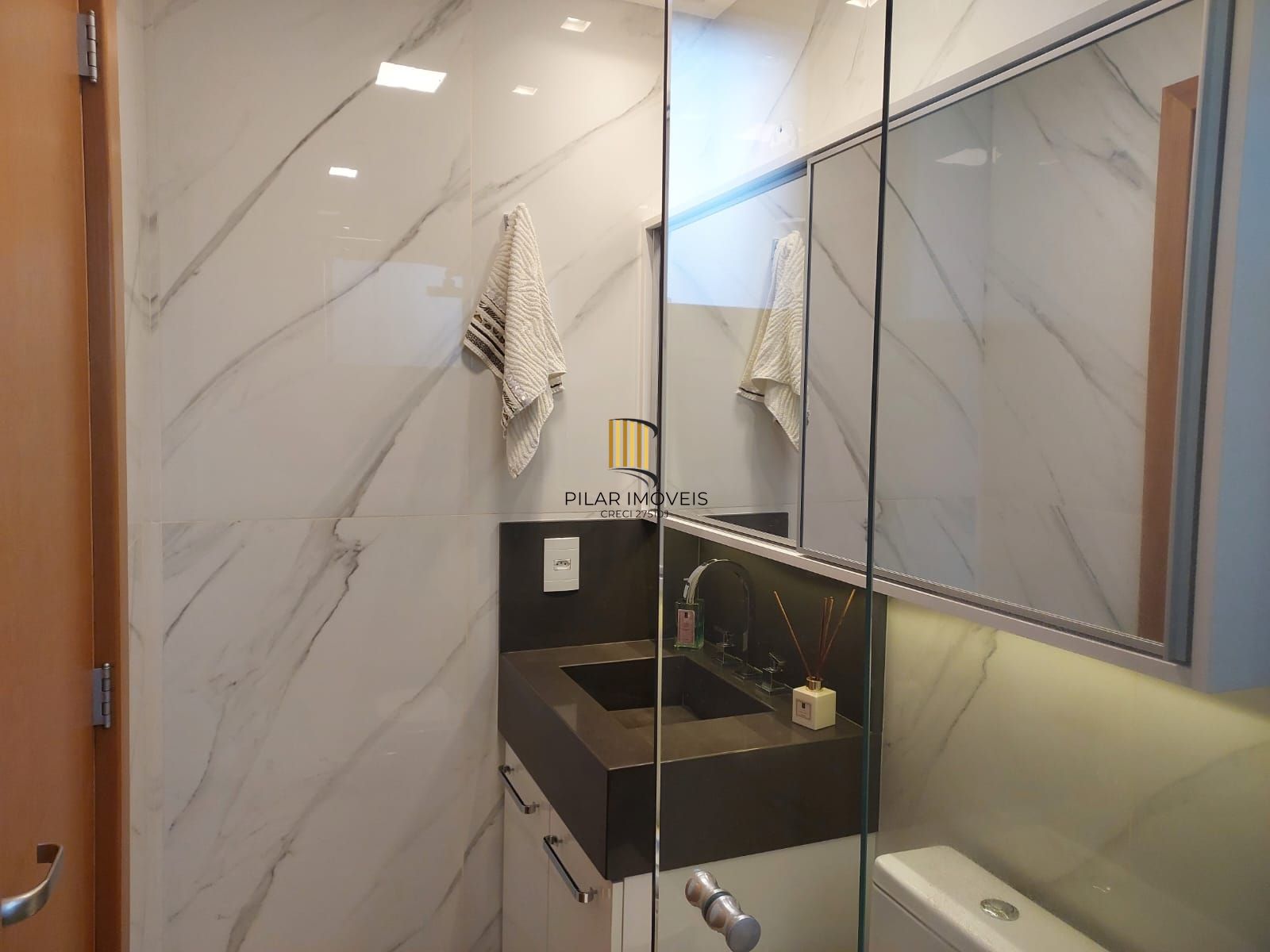 Apartamento com 3 dormitórios, sendo 1 deles suíte, com 02 vagas