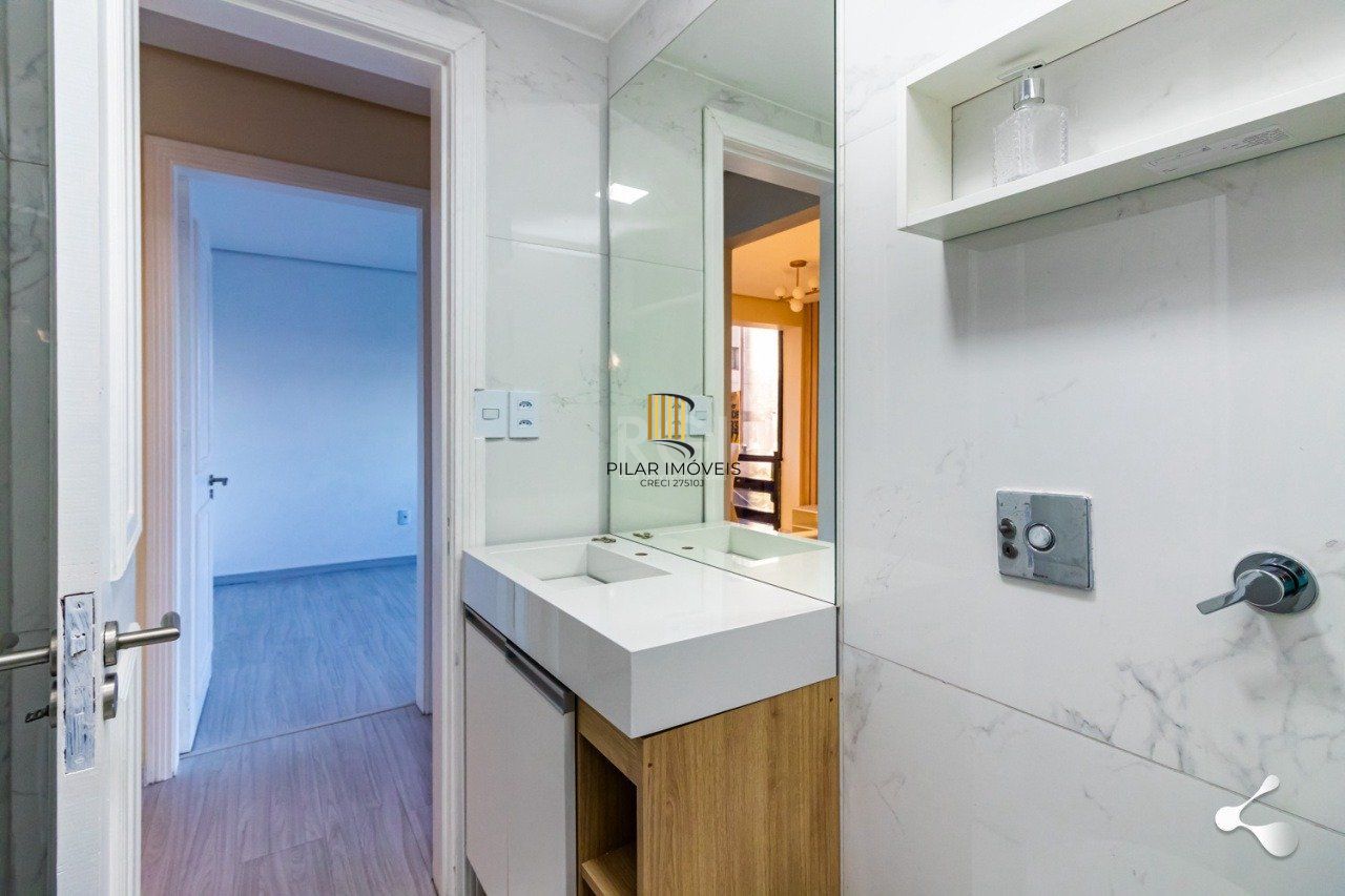 Apartamento para Venda - 62.17m², 2 dormitórios, 1 vaga - Petrópolis