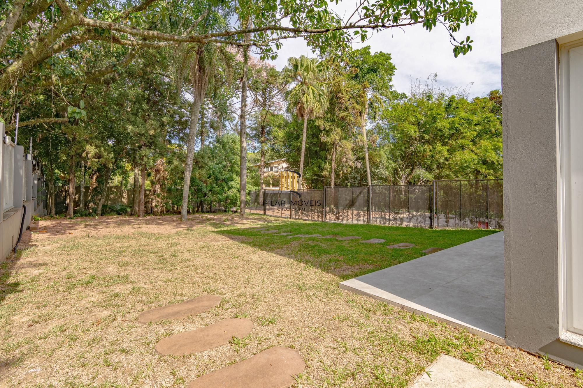 Casa de Condomínio 3 dormitórios no bairro Ipanema