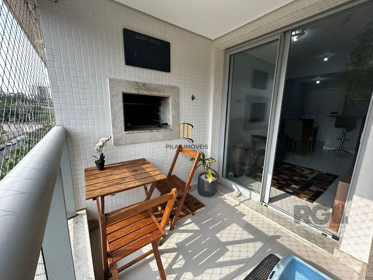 APARTAMENTO, 1 DORMITÓRIO, SACADA COM CHURRASQUEIRA, VAGA DE GARAGEM, BAIRRO PETRÓPOLIS, PORTO ALEGRE/RS - Pilar Imóveis