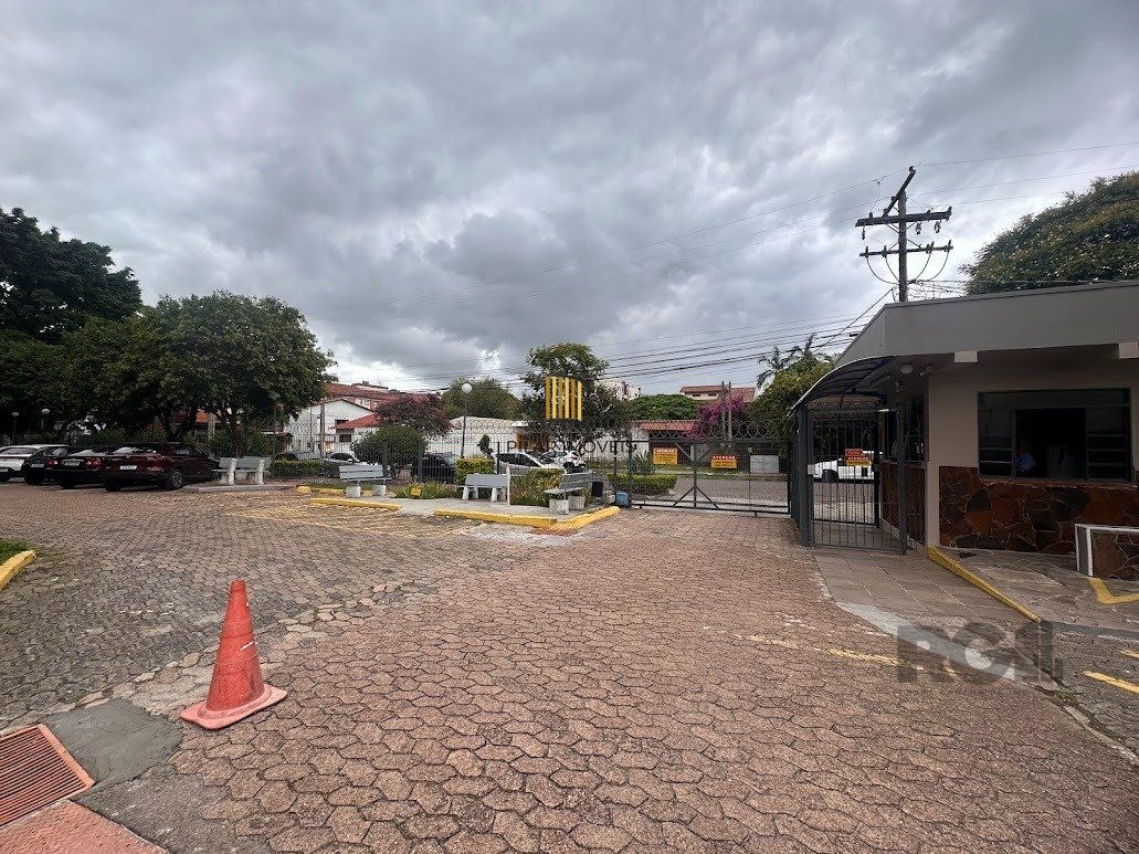 Apartamento a venda, dois dormitórios mobiliado no bairro Cristal.