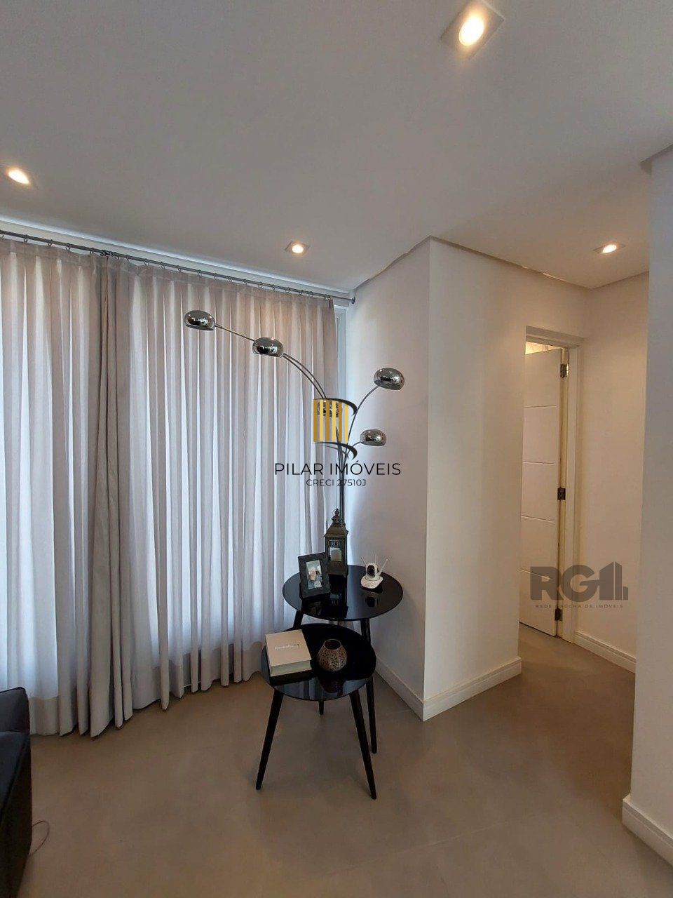 Casa para Venda - 296m², 3 dormitórios, sendo 1 suites, 3 vagas - Vila Nova, Porto Alegre