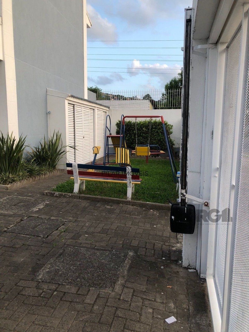 Sobrado Aconchegante em condomínio no Jardim Carvalho