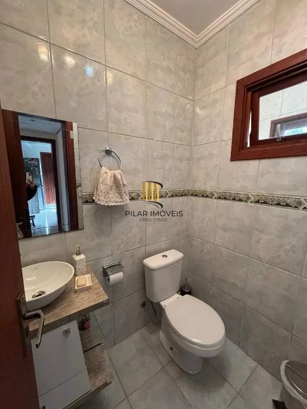 Casa de Condomínio 4 dormitórios no bairro São Lucas