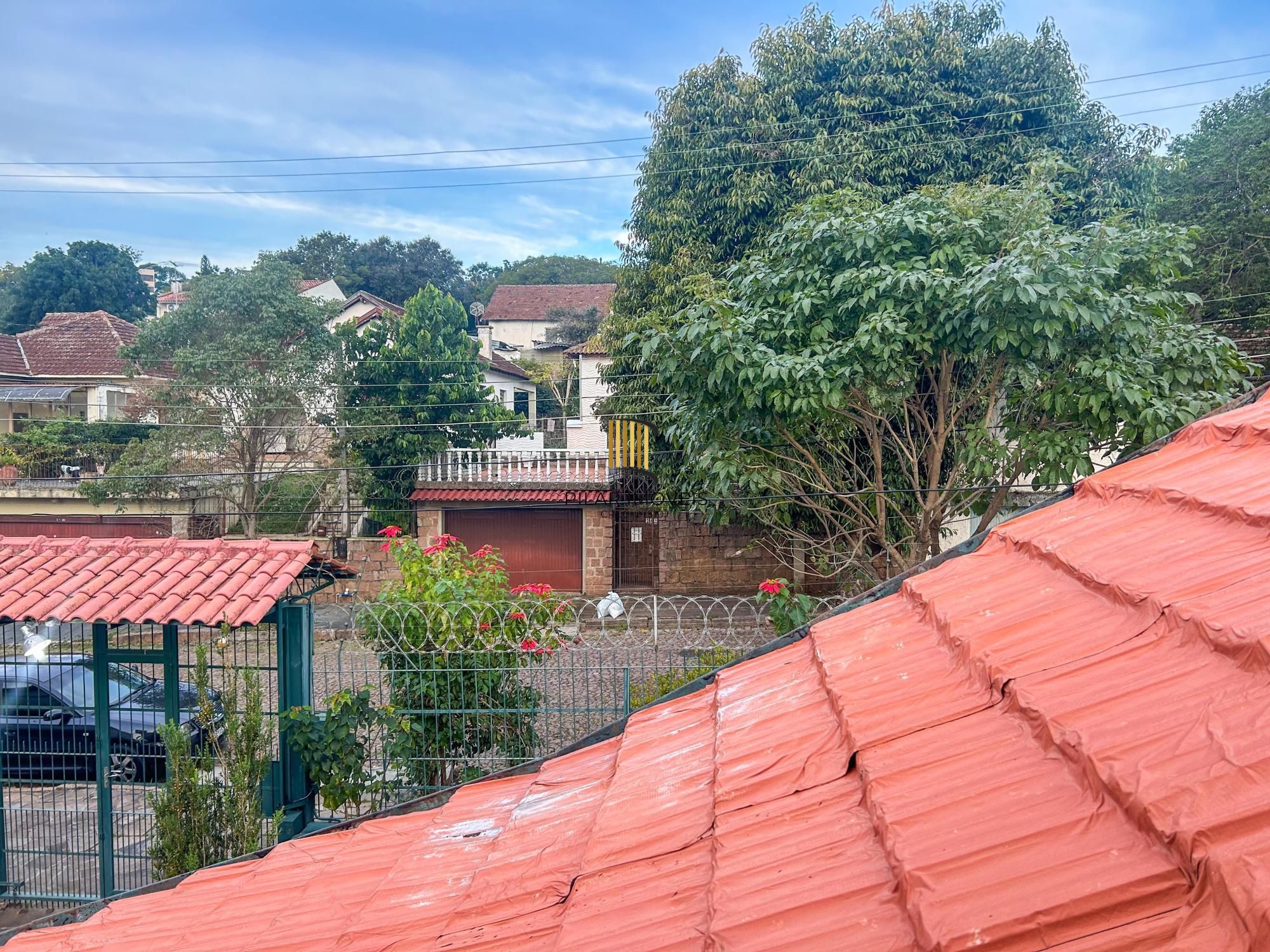 Casa Residencial com 3 Quartos, sendo 1 suíte e 3 Banheiros, no Bairro Santa Teresa em Porto Alegre, RS