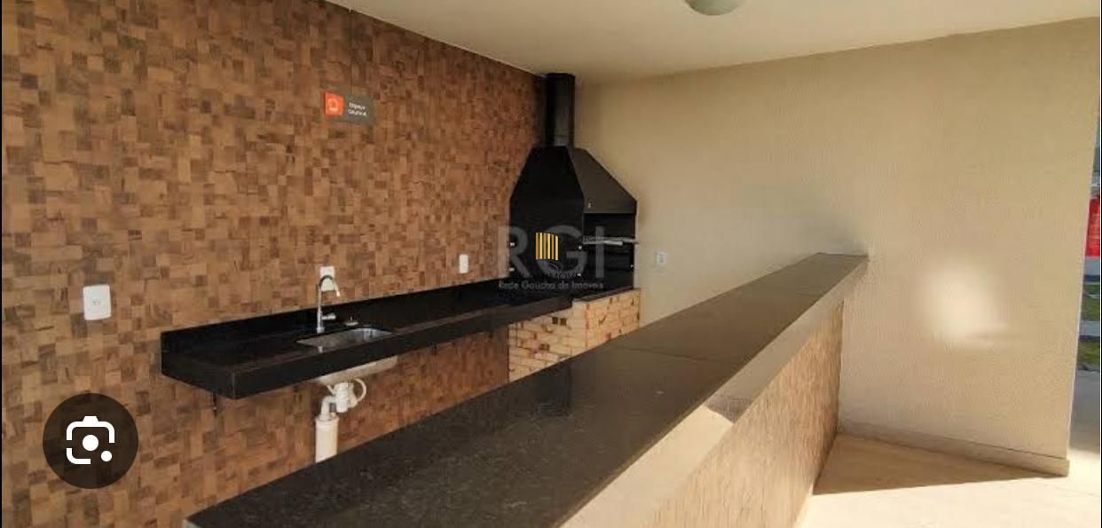 Apartamento em condomínio fechado, 2 dormitórios vaga de garagem no bairro Restinga.