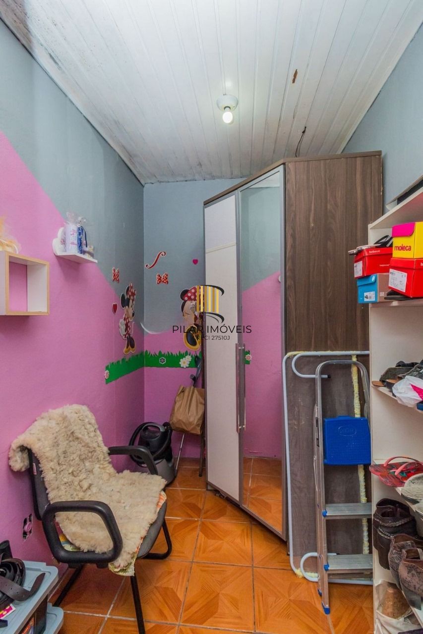 CASA 03 dormitórios, 2 suítes,  216m² privativos  com piscina no BAIRRO MEDIANEIRA