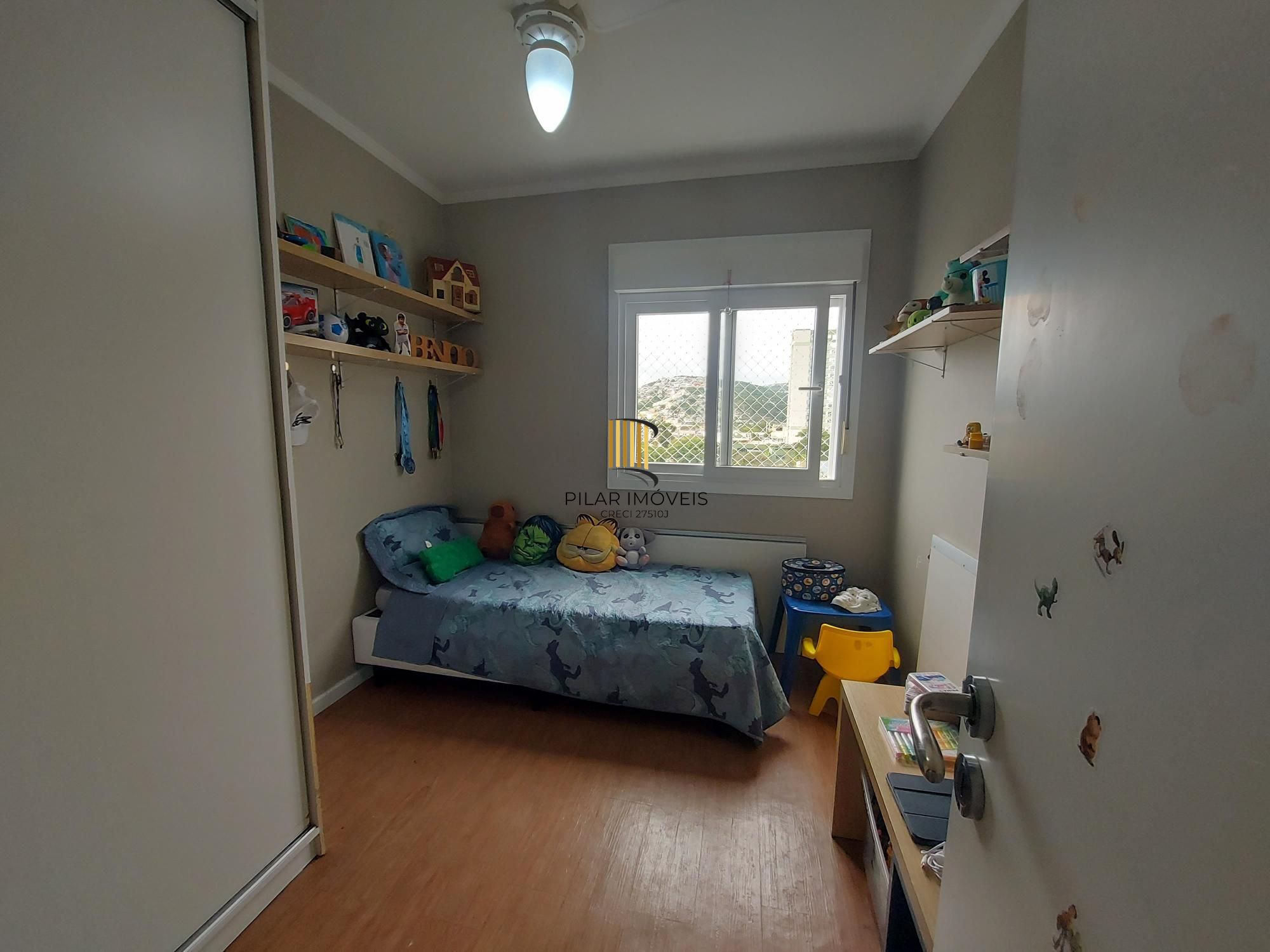 Apto 3 quartos/com 1 suite e vaga coberta no bairro Cavalhada