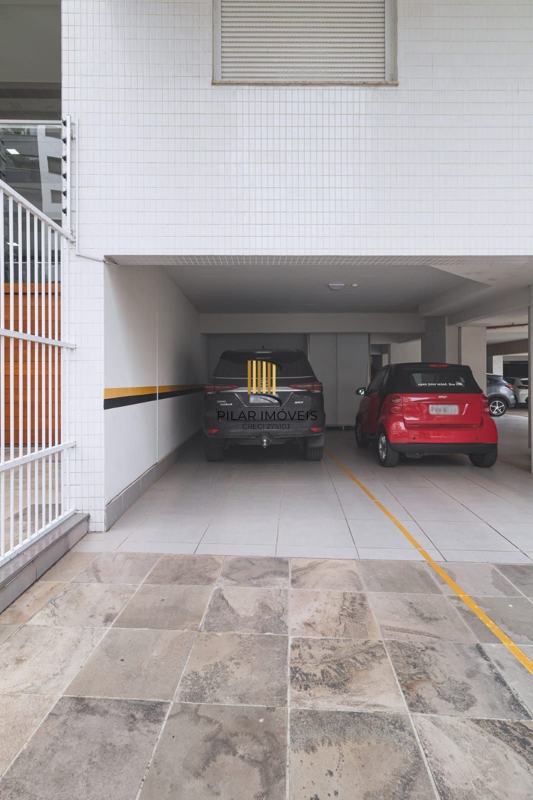 Apartamento com 03 Quartos (01 suíte) e 02 vagas na Praia de Torres RS