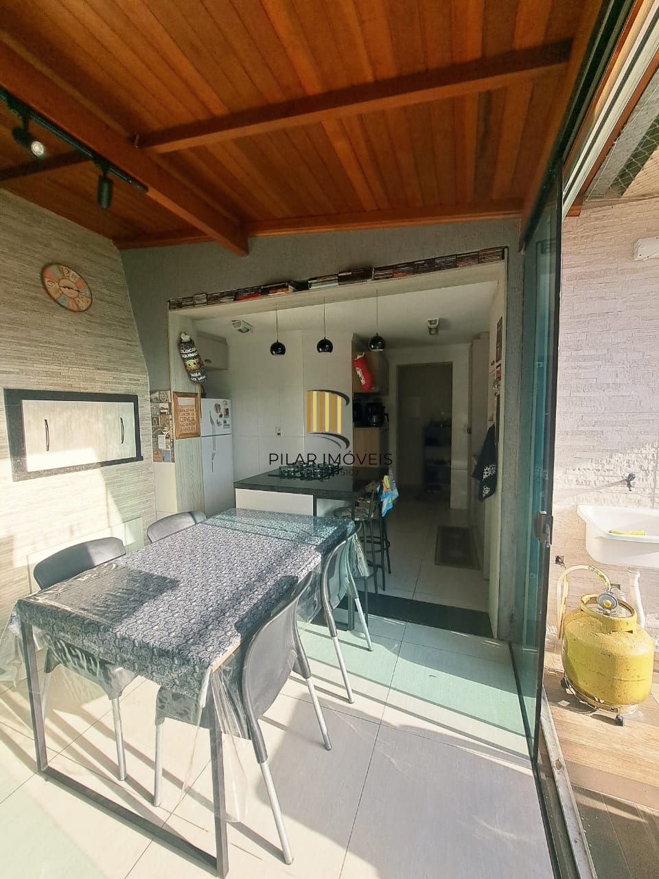Apartamento com 02 quartos no Bairro Cristal (01 Suíte)