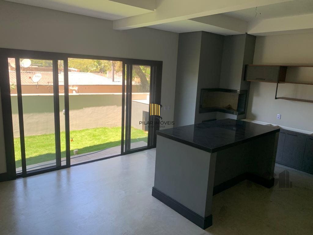 Sobrado triplex no cerntro de Gravataí