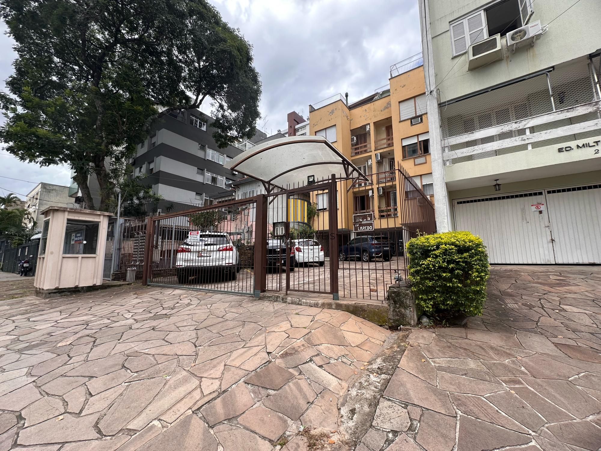 Cobertura a venda 1 dormitório no bairro Petrópolis em Porto Alegre.
