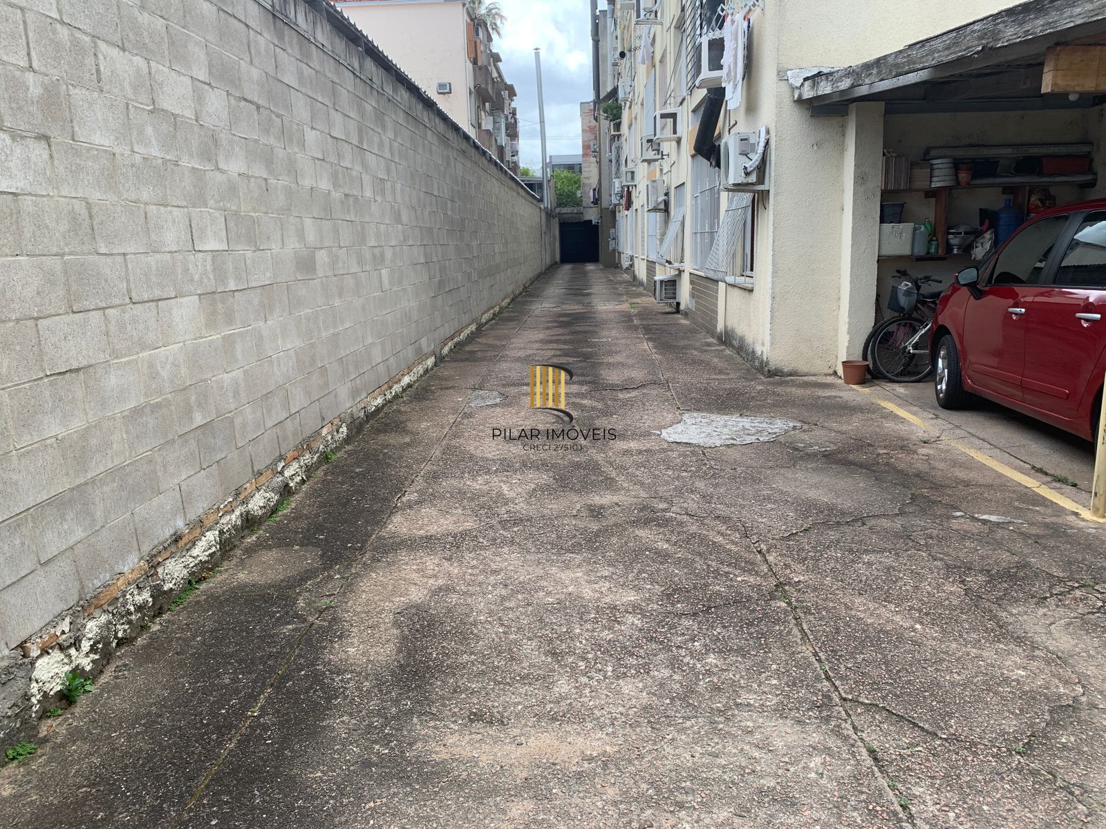 Apartamento 3 dormitórios com 2 banheiros e garagem no Menino Deus