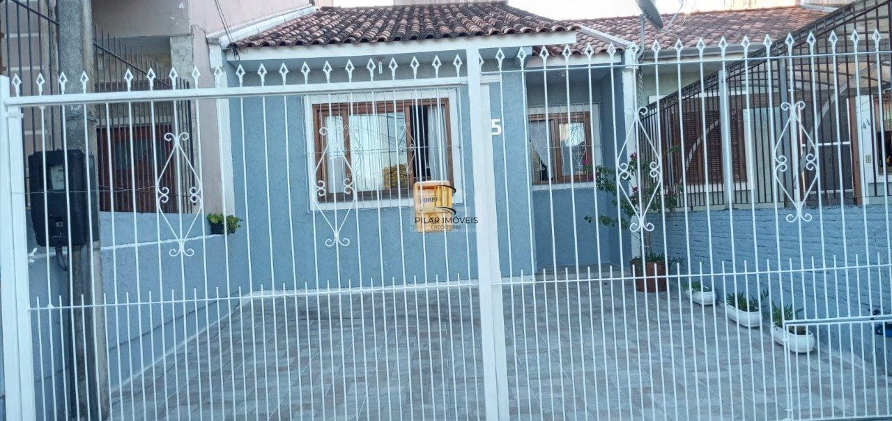 Casa com 02 dormitorios, 01 Banheiro social no Bairro:Hipica
