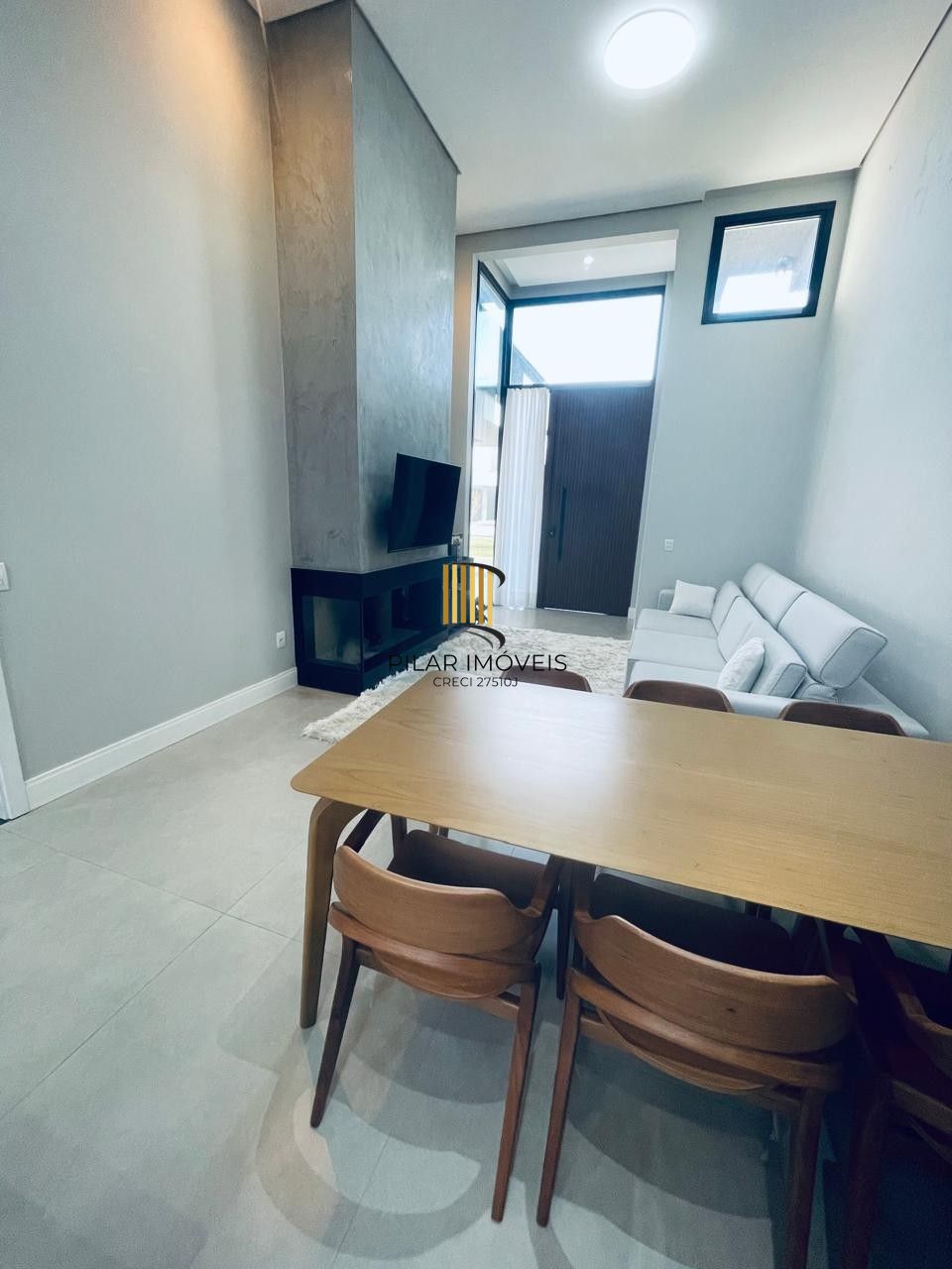 CASA EM CONDOMINIO TÉRREA,  3 SUÍTES 4 VAGAS DE GARAGEM, EM GRAVATAI RS