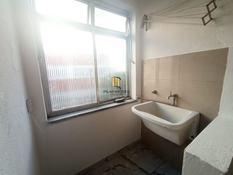 Apartamento com 03 quartos e 01 vaga no Bairro Vila Nova em Porto Alegre