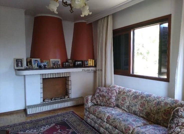 Casa Ampla no Jardim Carvalho com 4 dormitórios