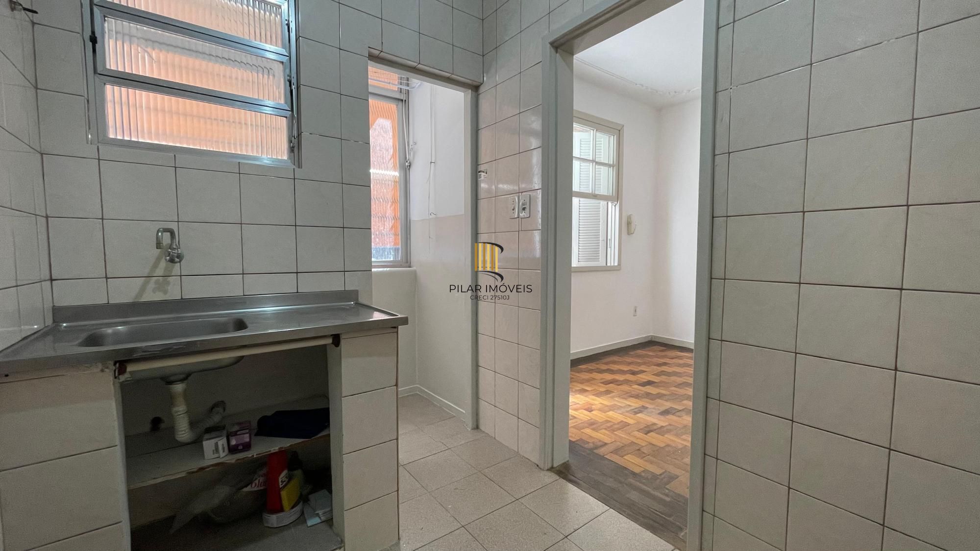 Apartamento na Ramiro Barcelos, com 1 dormitório