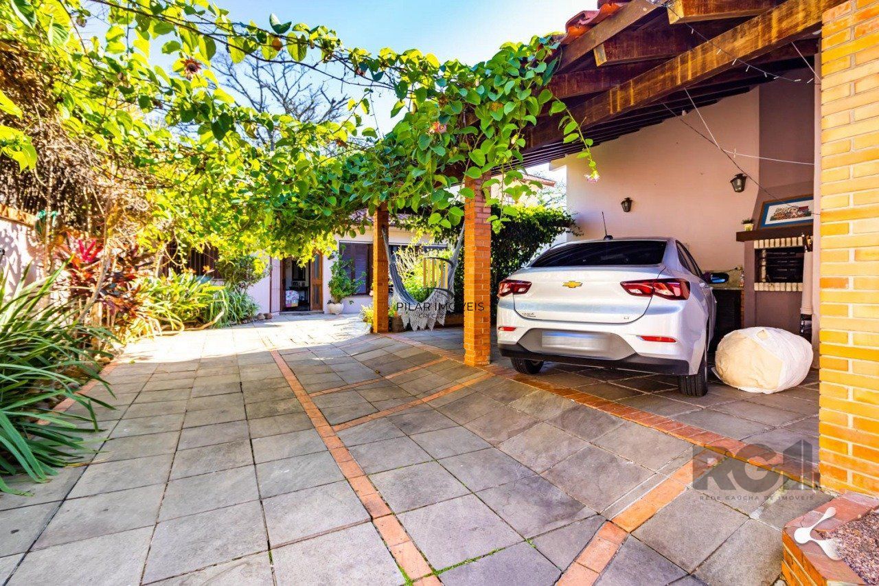 CASA, 4 DORMITÓRIOS, 3 SUÍTES, 2 VAGAS DE GARAGEM, BAIRRO IPANEMA, PORTO ALEGRE/RS