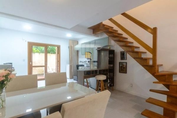 Casa em condominio com 2 vagas