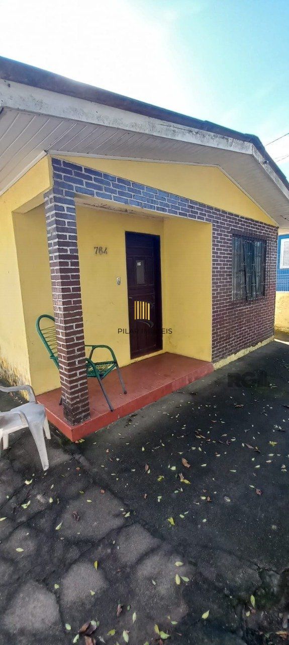 Oportunidade na zona sul, terreno com duas casas, 03 dormitórios  e cozinha com churrasqueira. - Pilar Imóveis