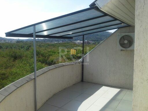 Casa para Venda - 272m², 3 dormitórios, sendo 1 suítes, 2 vagas - Hípica