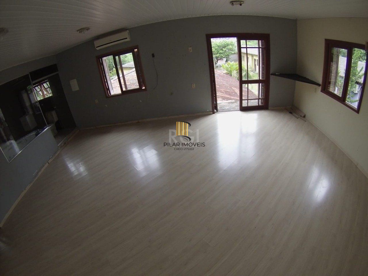 Casa 5 dormitórios no bairro Ponta Grossa