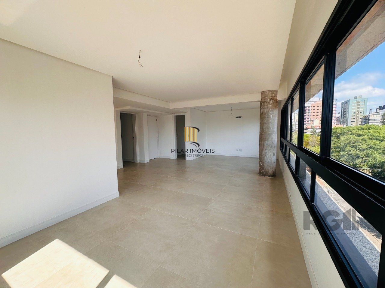 Apartamento para Venda - 130.07m², 3 dormitórios, sendo 3 suites, 3 vagas - Petrópolis