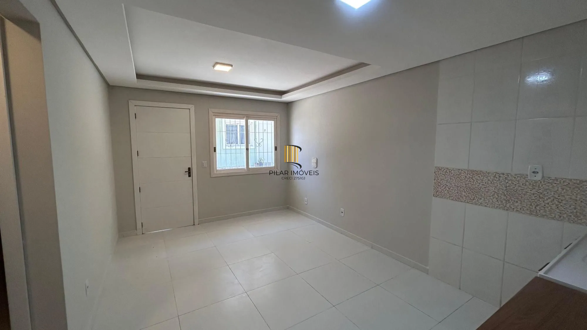 Apartamento 2 dormitórios no bairro Jardim Algarve