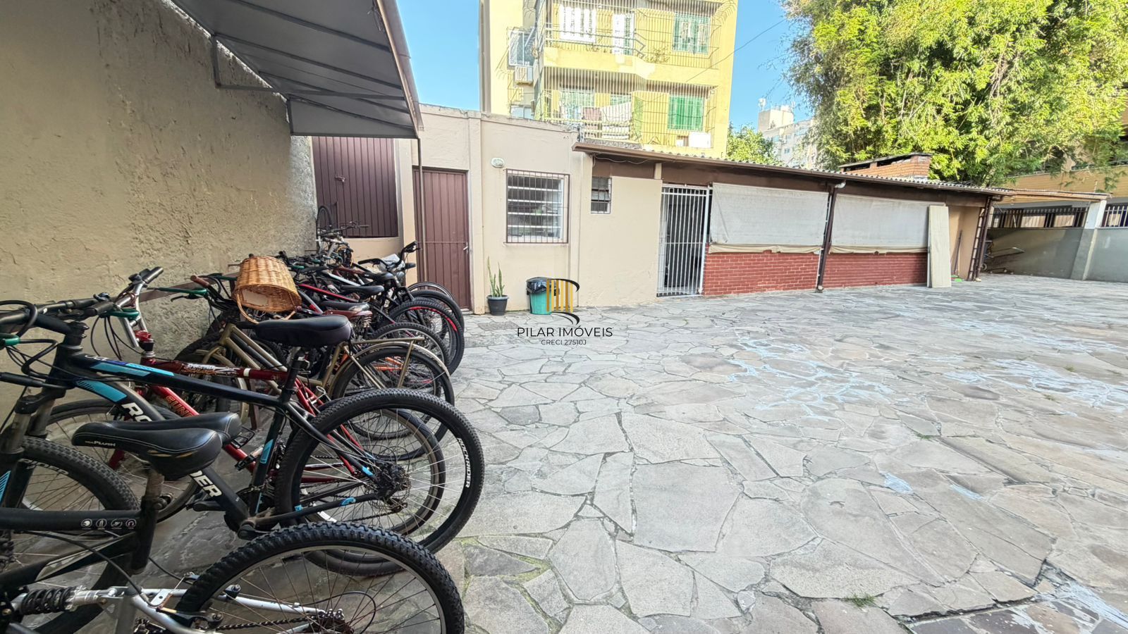 Apartamento de 2 dormitórios com vista para o Marinha no bairro Menino Deus em Porto Alegre/RS