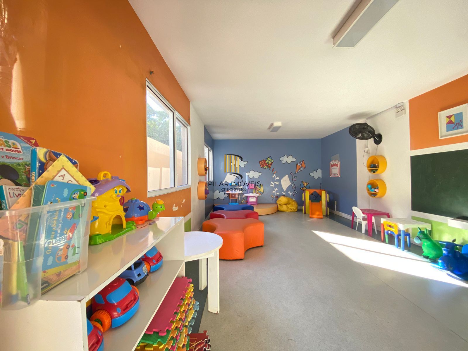 Apartamento com 03 quartos e 01 vaga  Bairro Camaquã