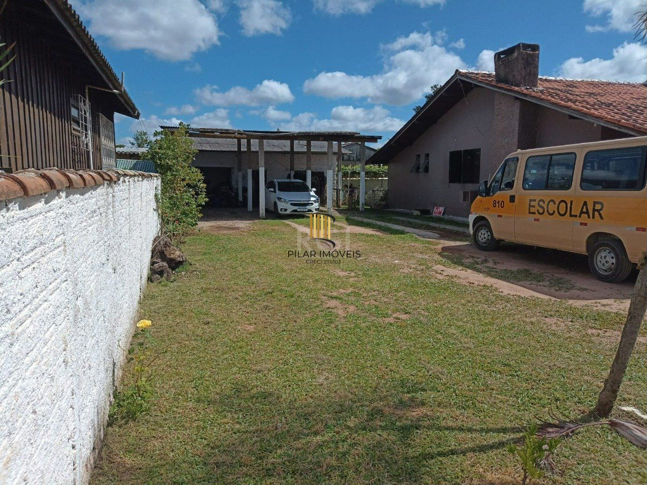 Casa 3 dormitórios, sendo 1 suites, 9 vagas - bairro Ponta Grossa Porto Alegre RS