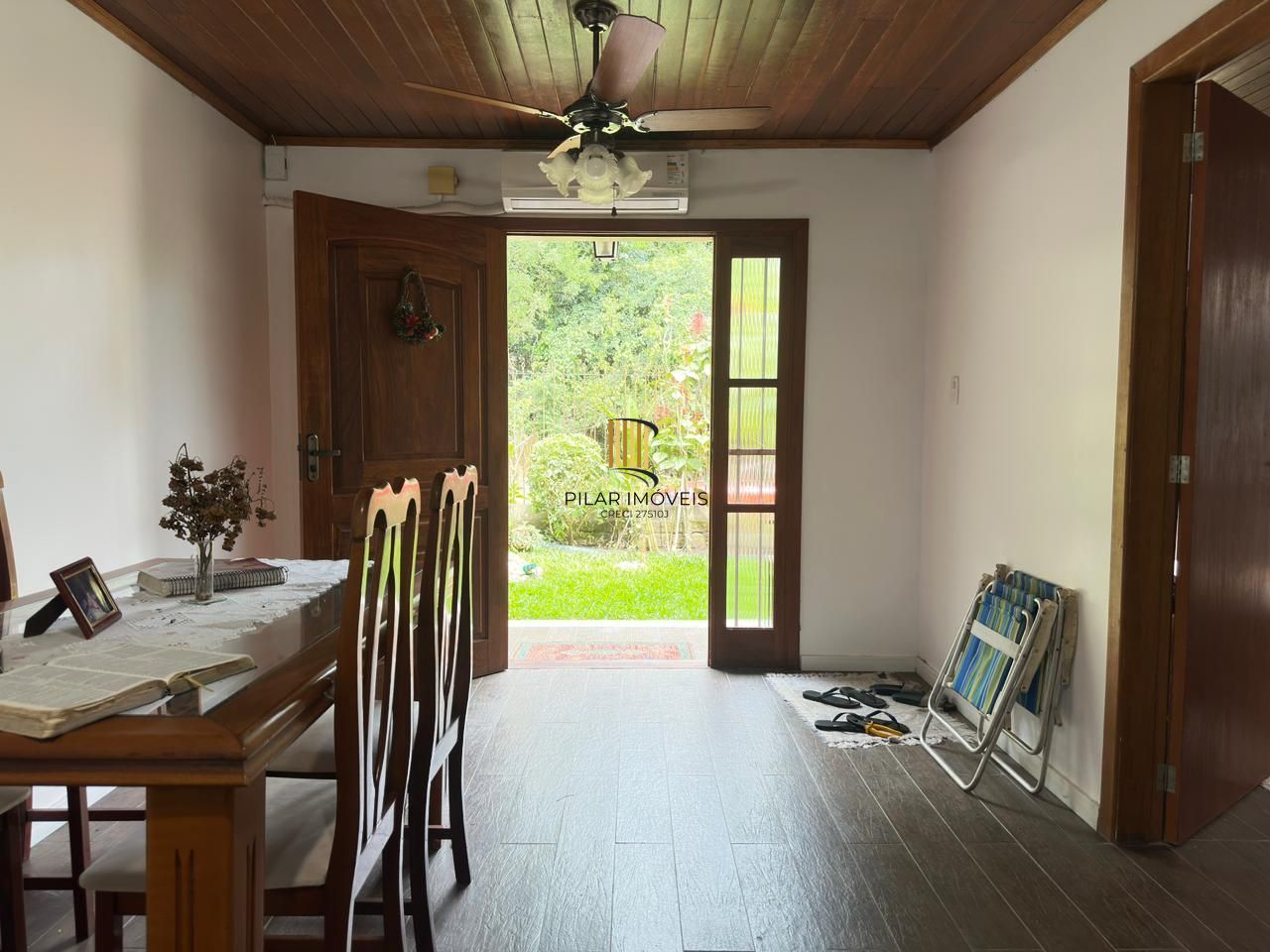 Casa de alvenaria toda reformada e mobiliada no bairro Lami