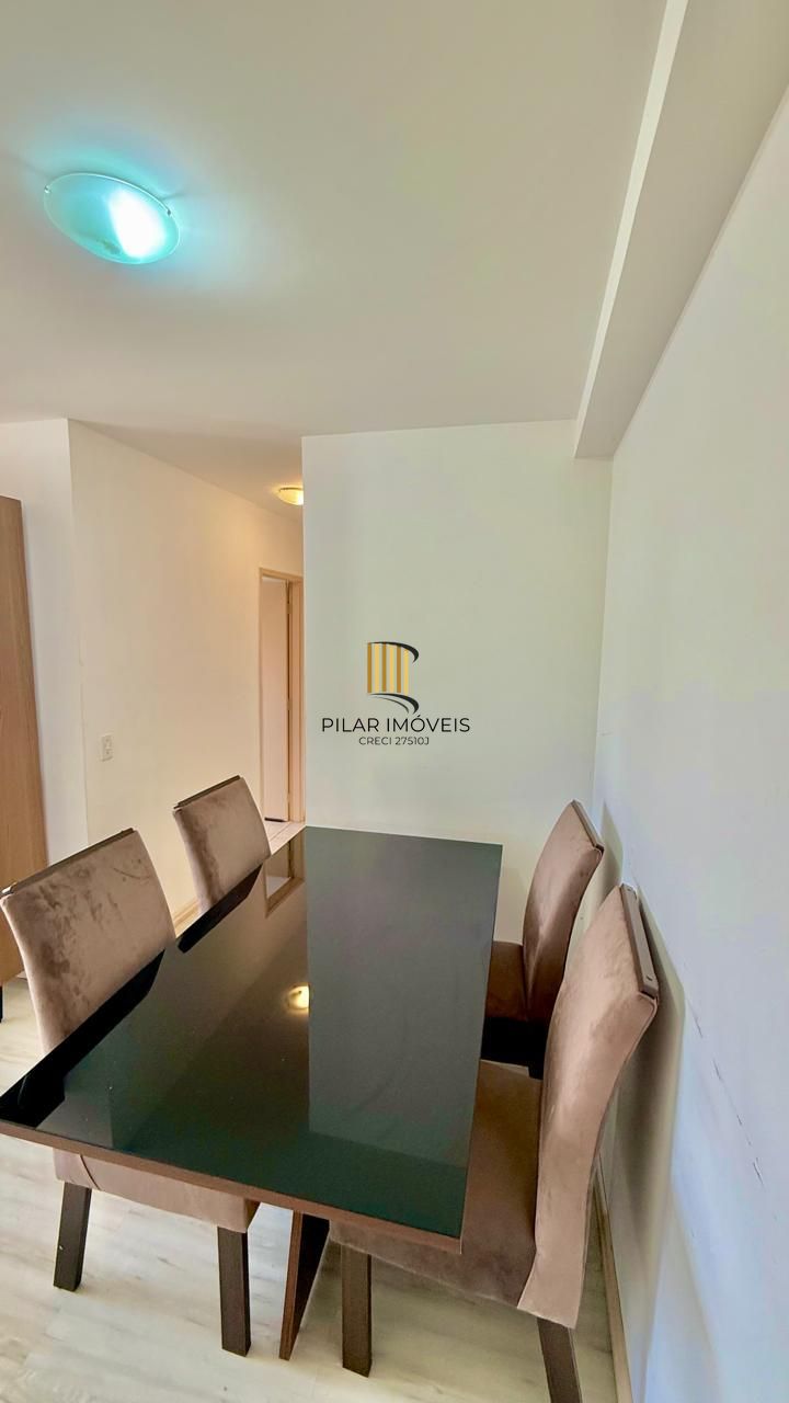 Apartamento com 02 quarto (01 suíte) e 01 vaga no Bairro Glória